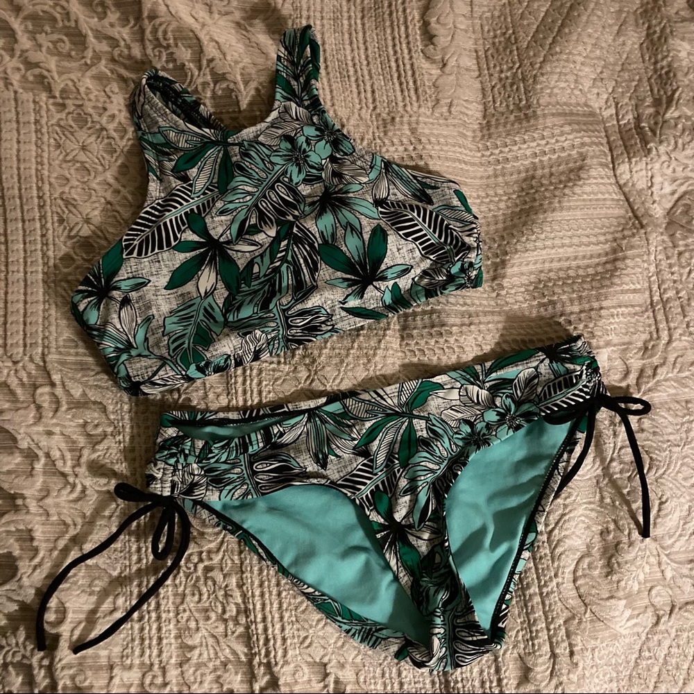 Sporty bikini set